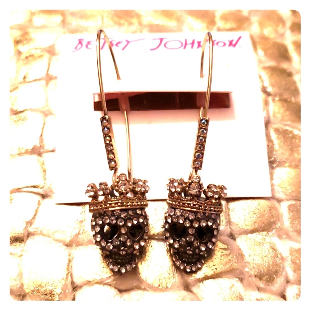 Betsey Johnson Royal Skull Earrings NWT